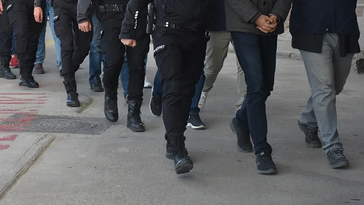 Polis akademisi sınavlarına usulsüzlük soruşturması! 14 kişi gözaltında