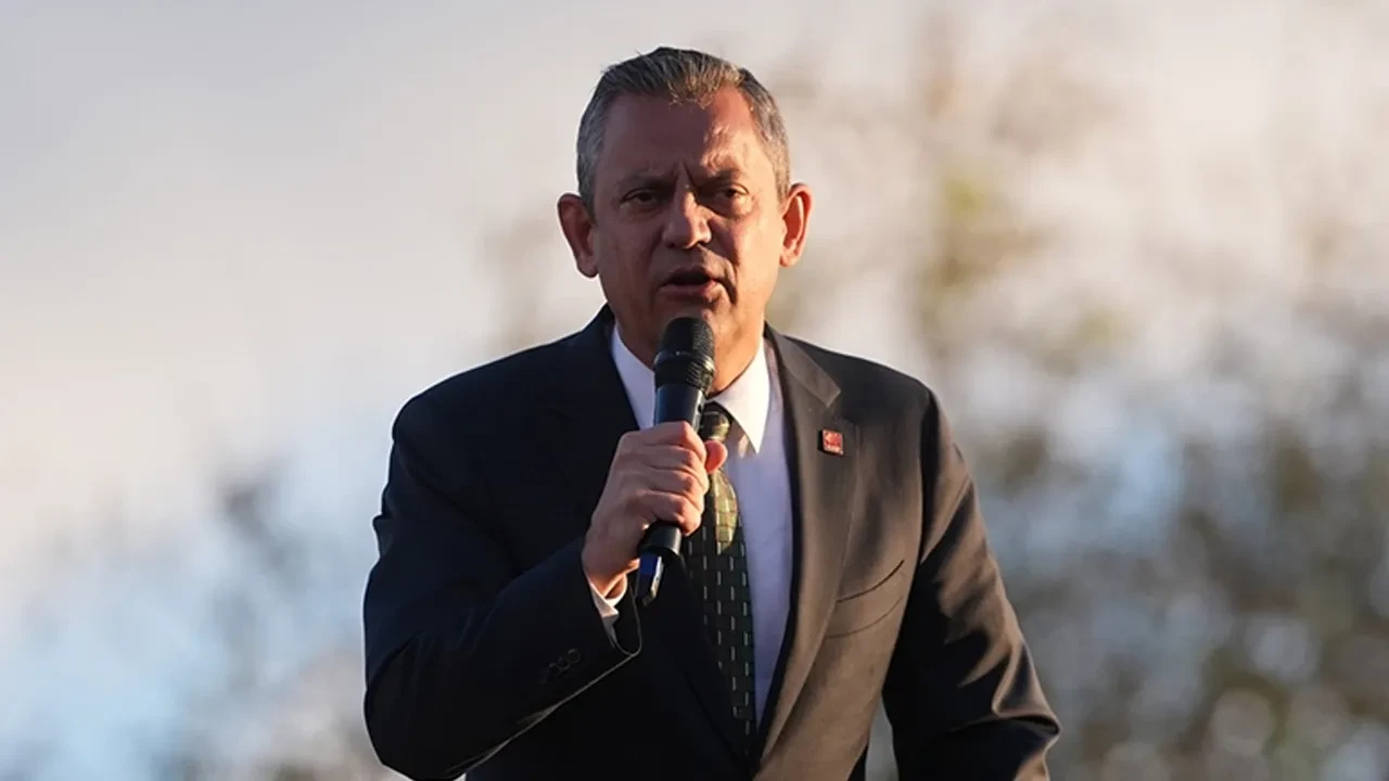 AK Parti'den CHP lideri Özgür Özel'e sert tepki: Anlayacak kapasite yok 