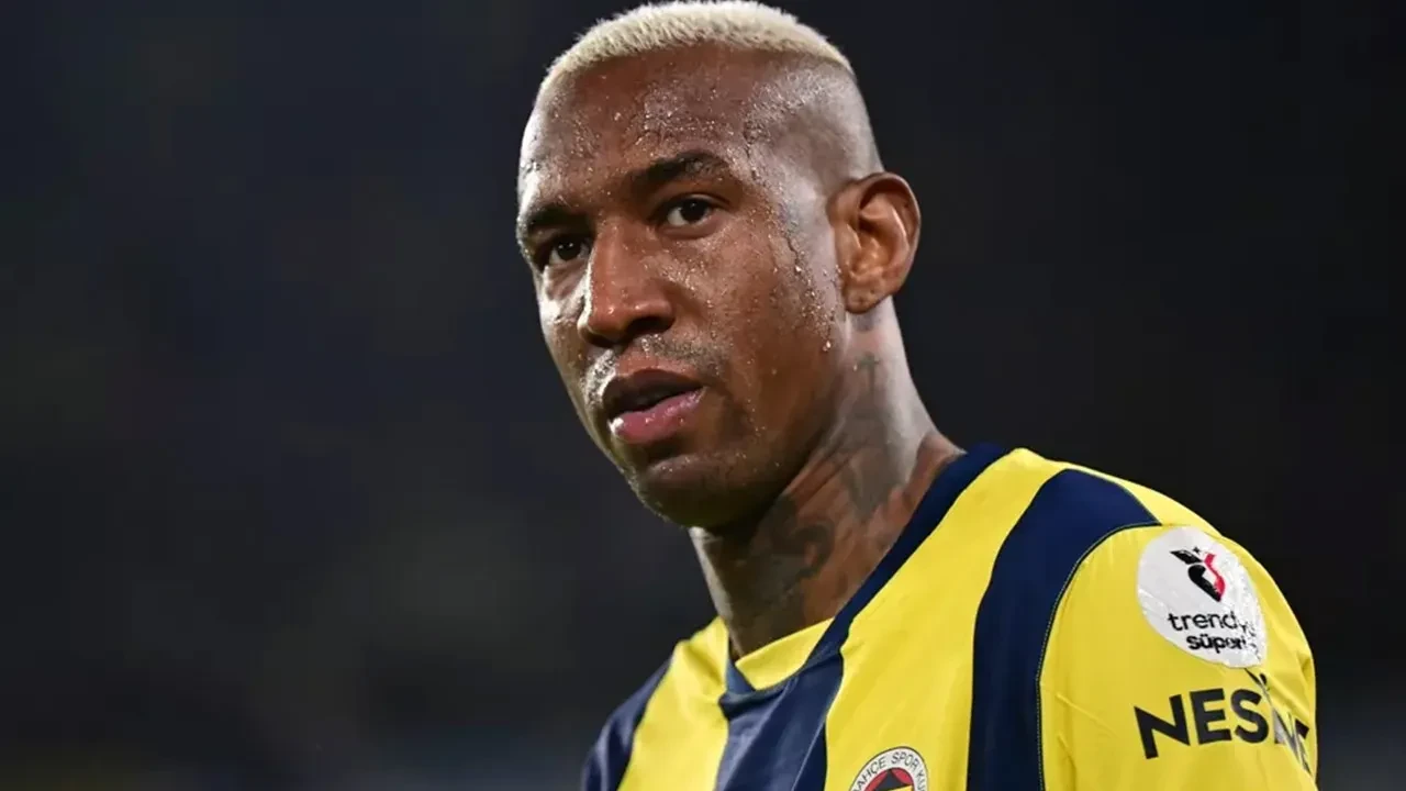 /spor/anderson-talisca-soku-fenerbahce-kampa-goturmedi-3234664