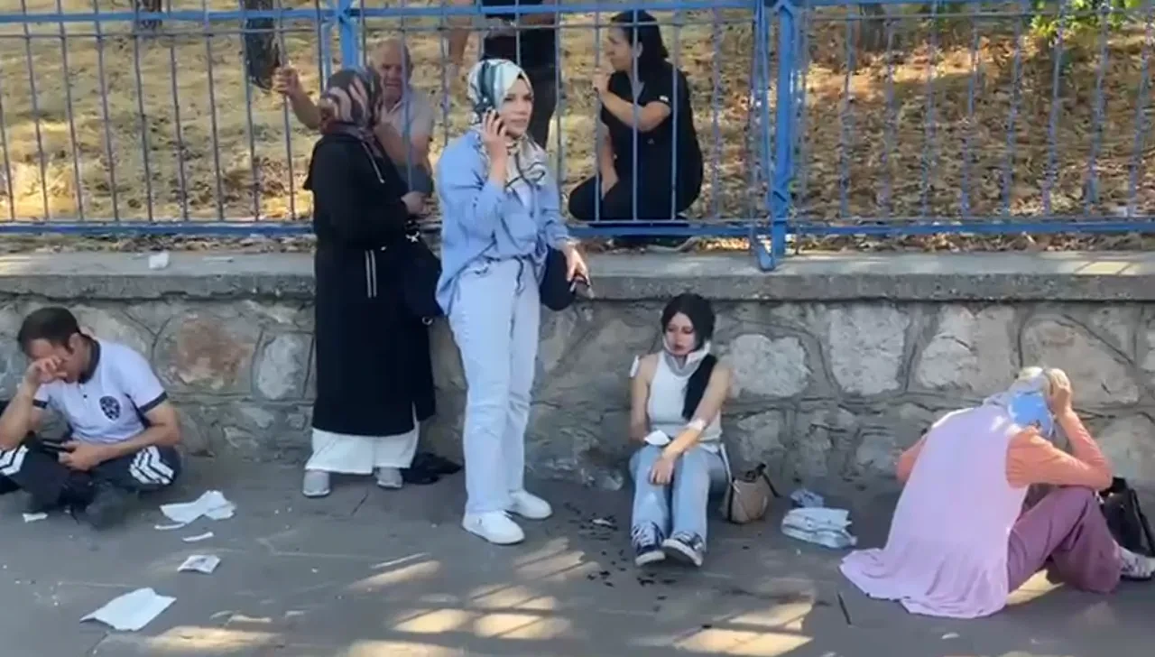 Ankara'da belediye otobüsü kaza yaptı! Yaralılar var