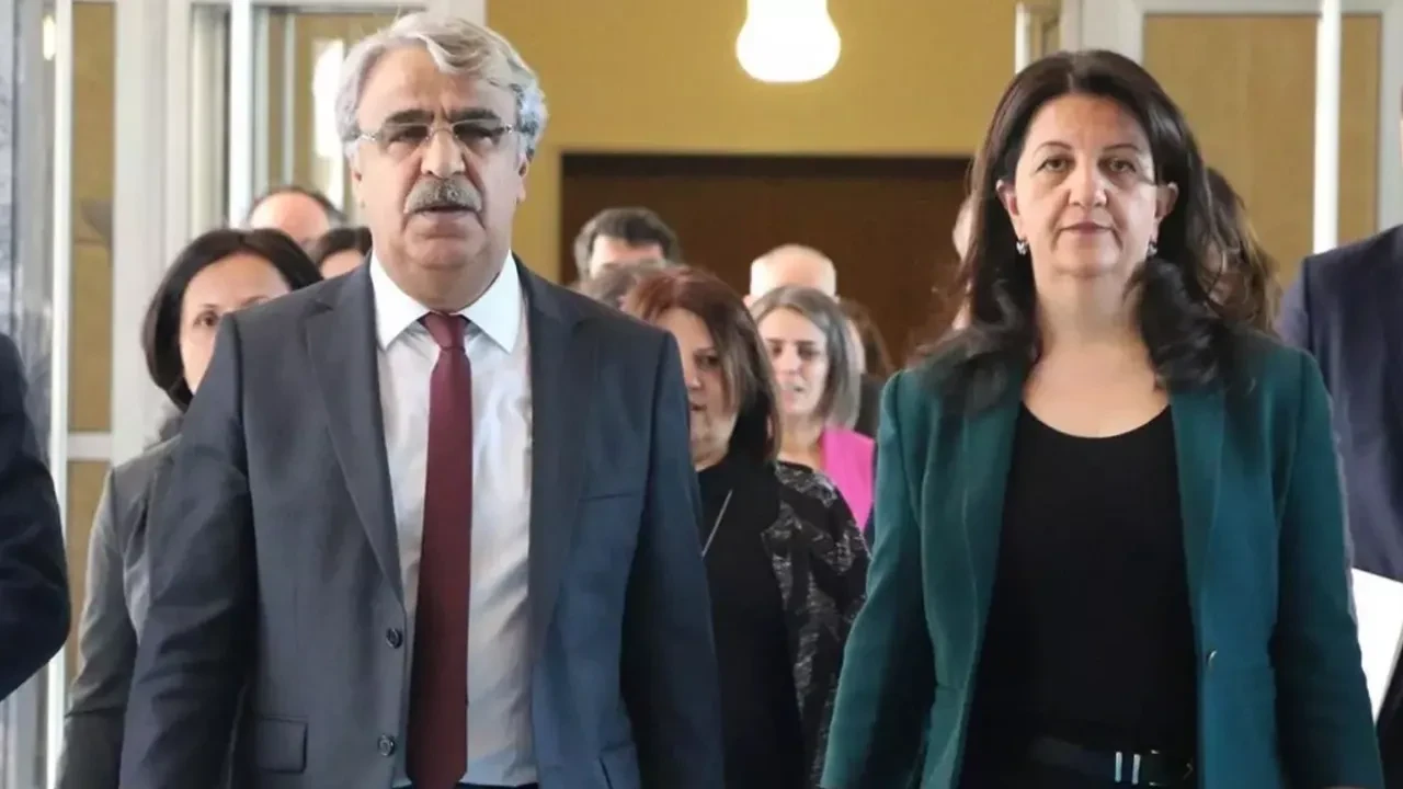DEM Parti heyeti - Bakan Tunç görüşmesi başladı