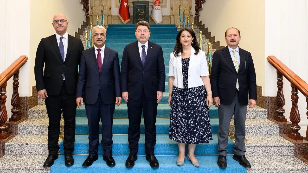 DEM Parti heyeti, Bakan Tunç ile görüştü