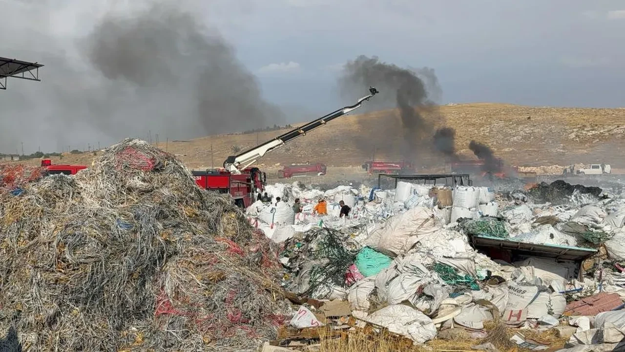 Gaziantep'te geri dönüşüm fabrikasında yangın