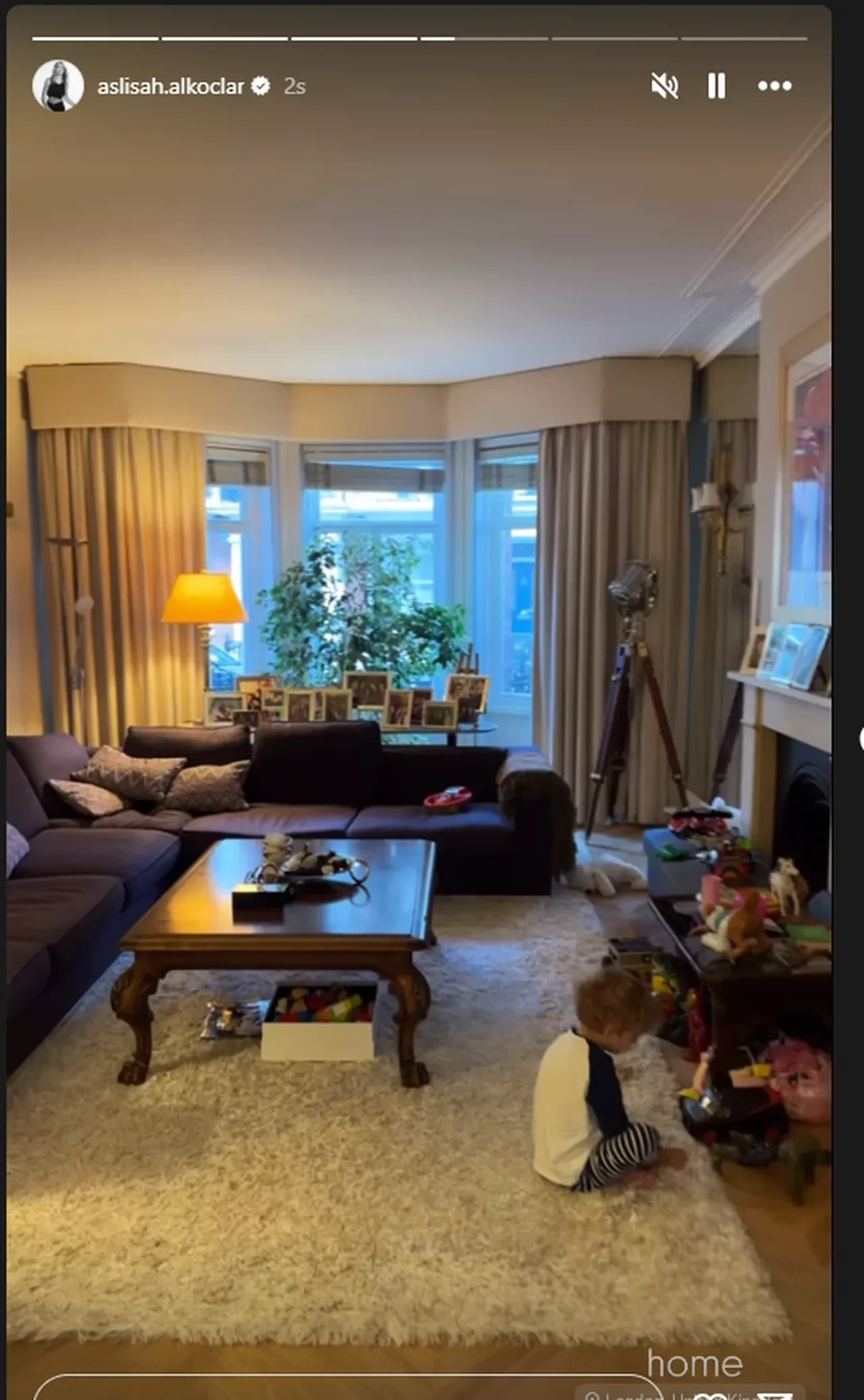 Hülya Koçyiğit'in torunu Aslışah Alkoçlar'ın Londra'daki evine yorum yağdı