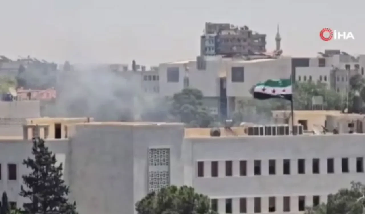 İsrail'den Suriye'ye peş peşe saldırı! Cumhurbaşkanlığı Sarayı ve Genelkurmay Başkanlığı vuruldu