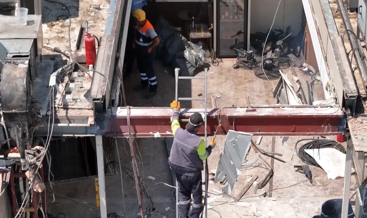 İstanbul Boğazı'nda lüks yıkım! Kaçak yapılar yerle bir ediliyor