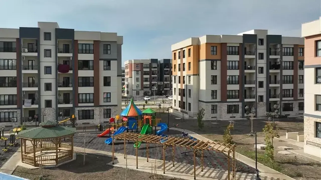 TOKİ açık artırma satışı ne zaman? 158 konut ve 350 iş yeri için iller belli oldu