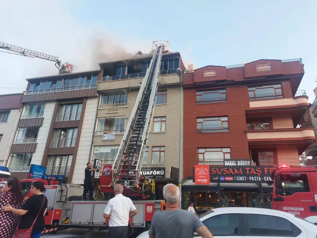 Ankara’da korkutan yangın: 4 katlı binada panik!