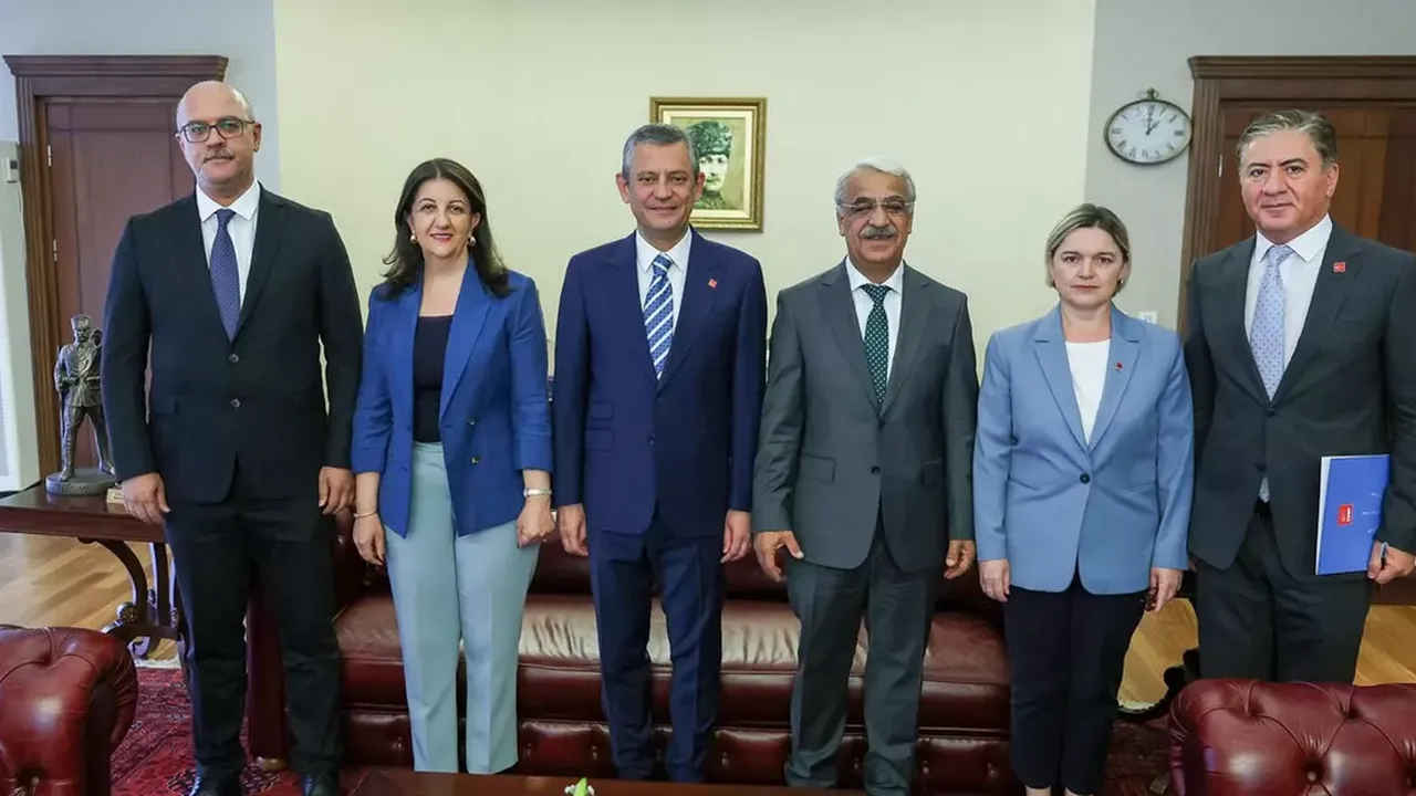 DEM Parti İmralı Heyeti Özgür Özel'i ziyaret etti!