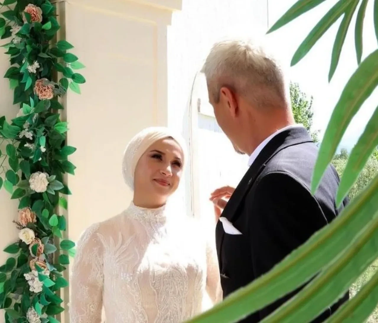 Eşini katleden müzisyen koca hakim karşısında! Yasak aşk iddiası