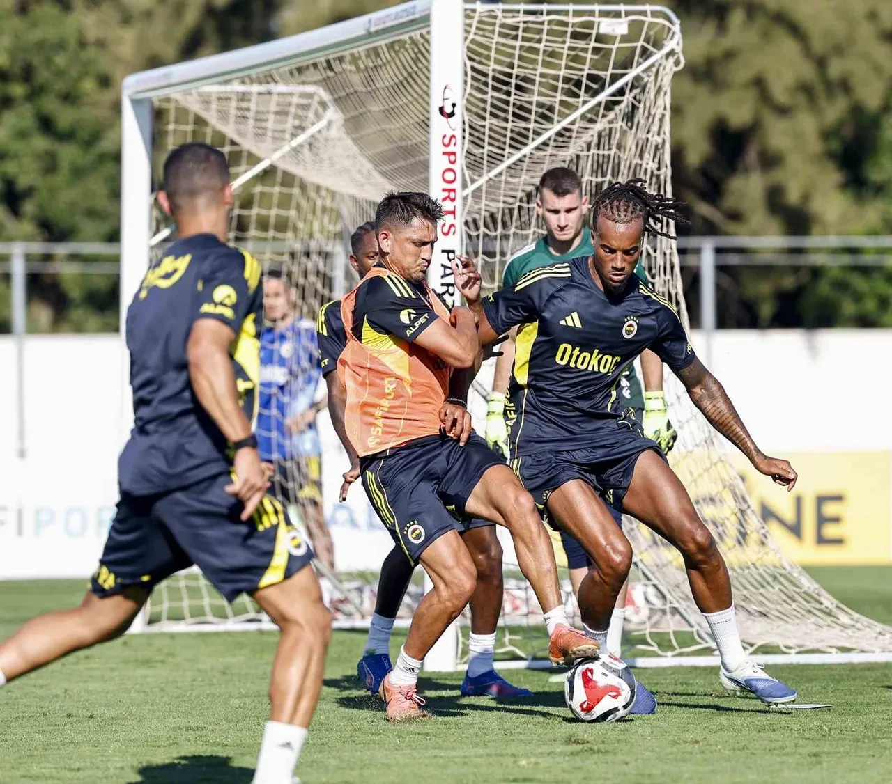 Fenerbahçe hazırlık maçı hangi kanalda? TV'den canlı yayınlanacak