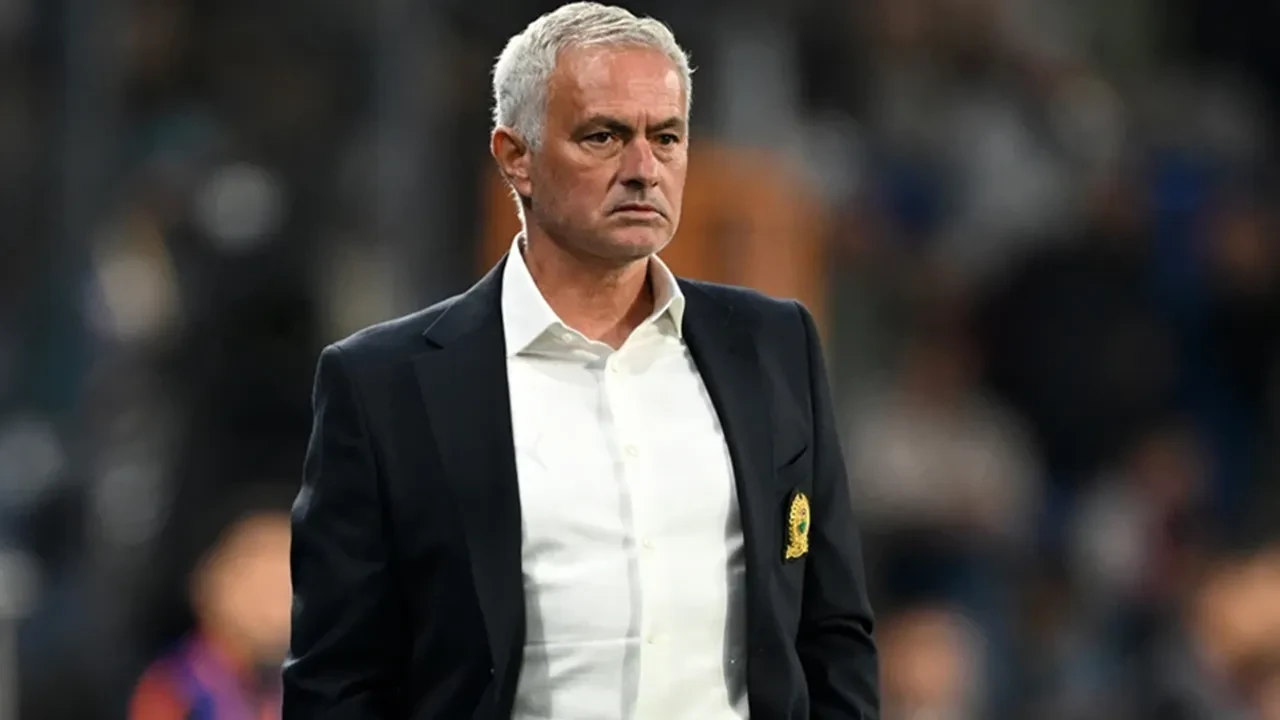 /spor/fenerbahceden-orta-sahaya-bomba-isim-piyasa-degeri-20-milyon-euro-3234803