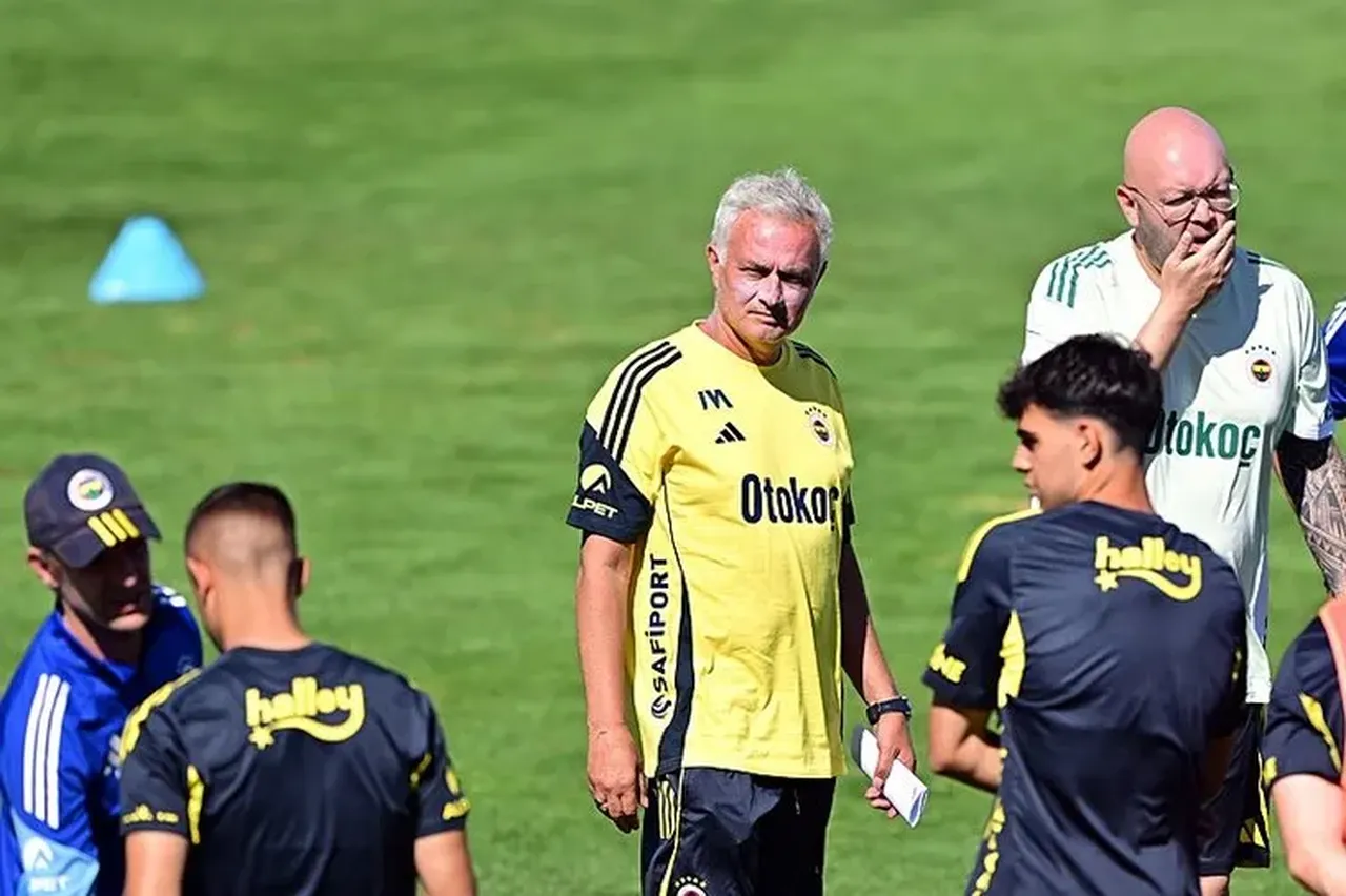 Fenerbahçe'ye 2 yıldız isim! Jose Mourinho'dan özel talep