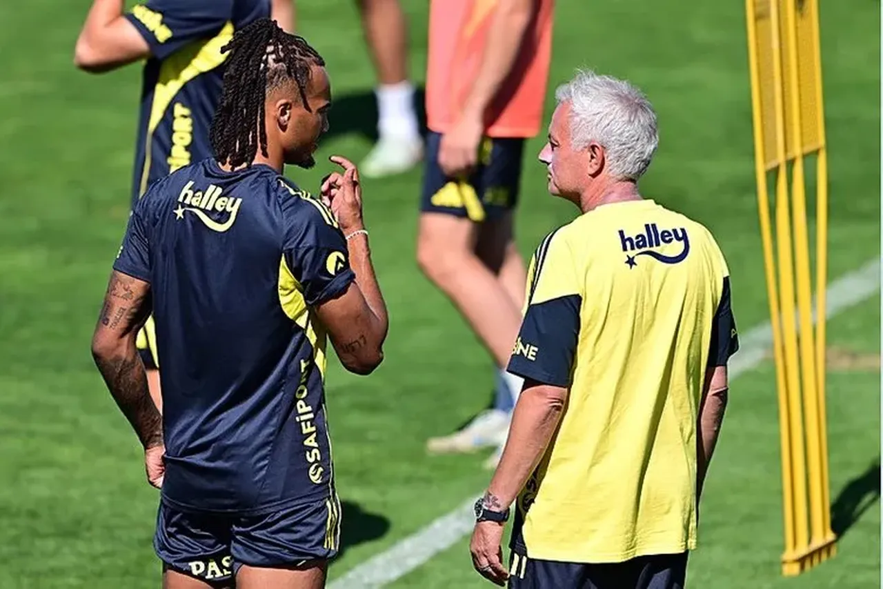 Fenerbahçe'ye 2 yıldız isim! Jose Mourinho'dan özel talep