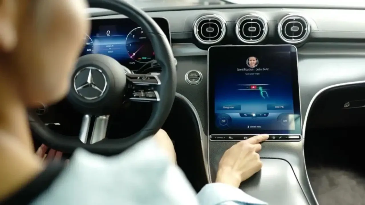 Mercedes arabalarda yeni dönem: İlk kez bu özelliği sunacak