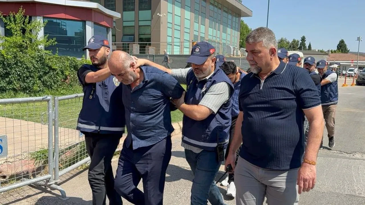 Milyonluk vurgunda çalışan oyunu! Soyguncularla iş birliği yapmışlar 