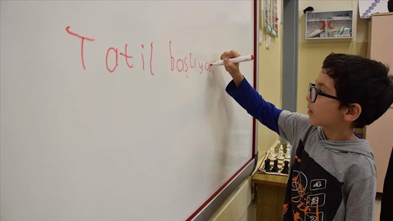 10 Kasım tatil iddialarına MEB’den açıklama