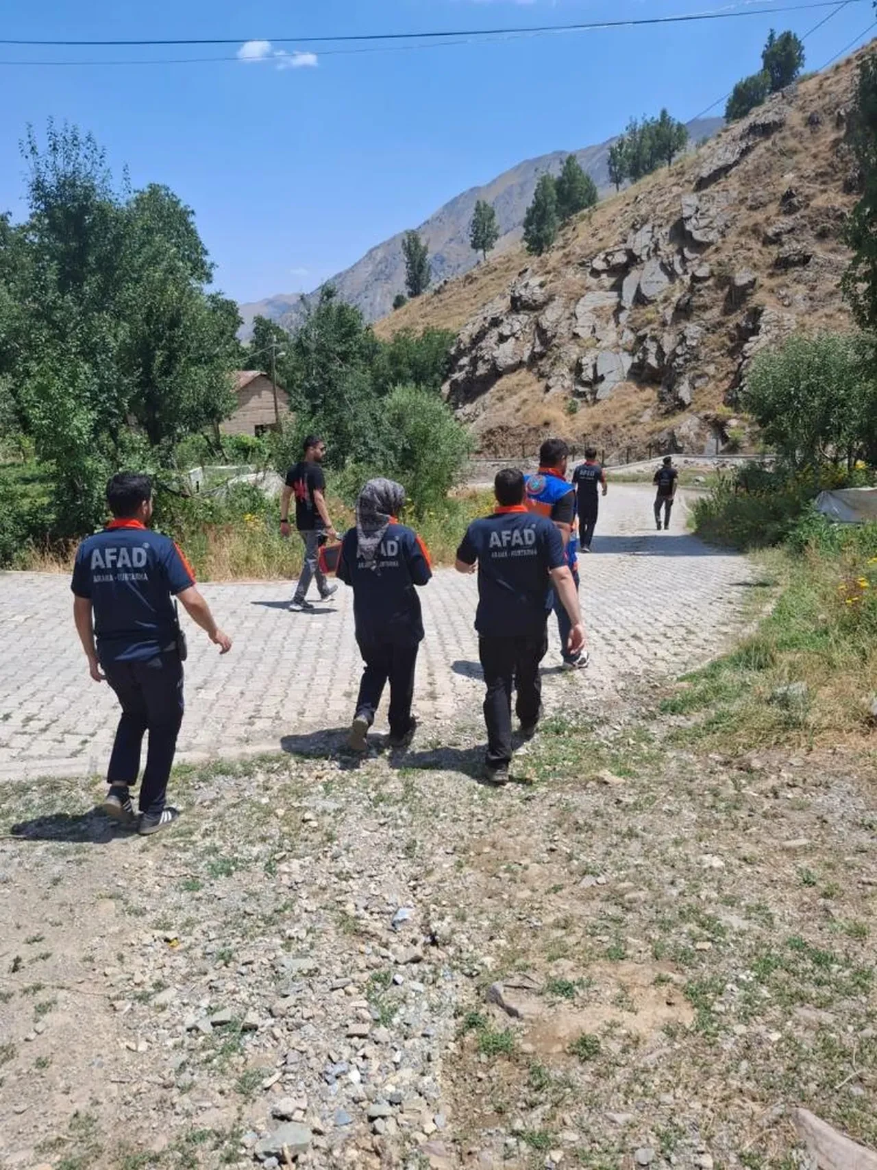 14 yaşındaki Rojda'dan 2 gündür haber yok! ekipler seferber oldu