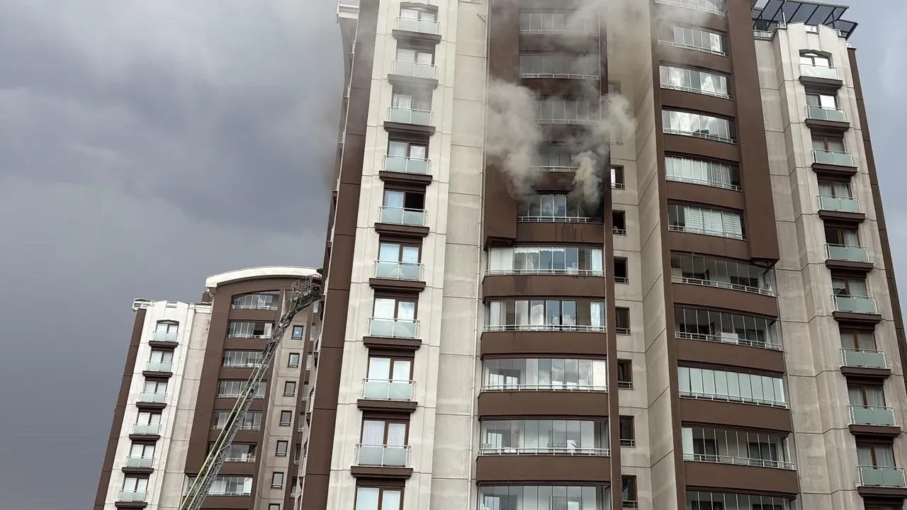 Ankara Keçiören yangın söndürüldü mü son dakika?  14 katlı binada yangın 