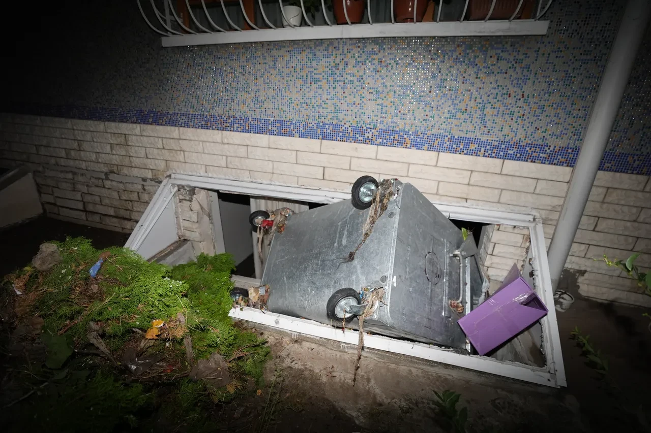 Ankara'yı sağanak ve fırtına vurdu! Yollar taştı, ağaçlar devrildi