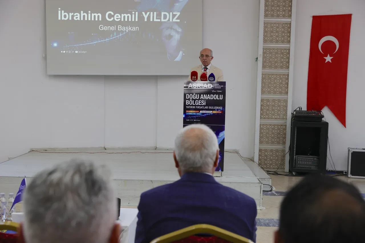 ASRİAD'ın "Doğu Anadolu Yatırım Fırsatları Buluşması" Hakkari'de düzenlendi