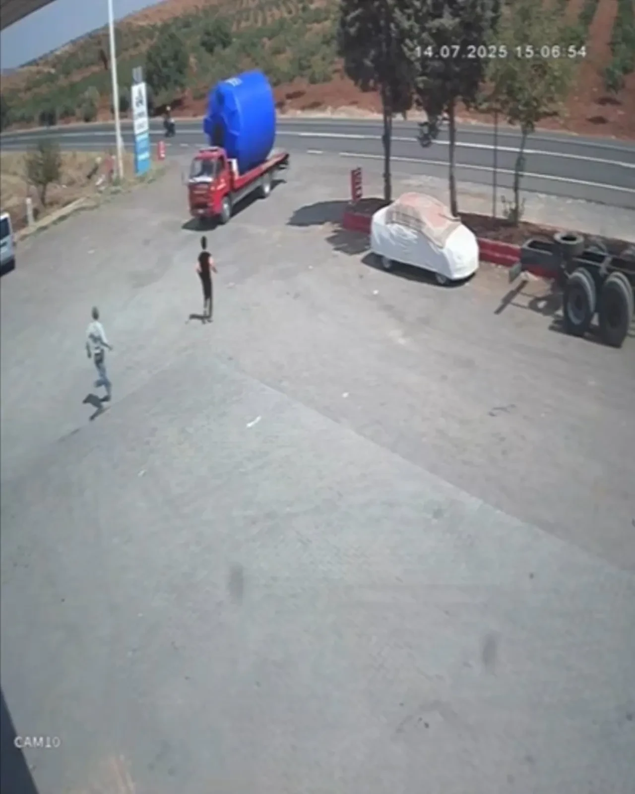 El frenini çekmeyi unuttu, faciadan dönüldü