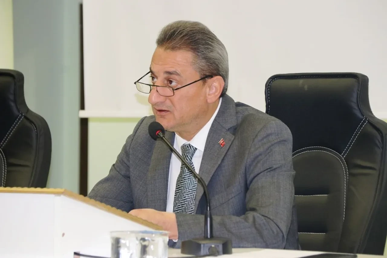 Erol Karaömeroğlu kimdir, öldü mü? Eski Bitlis Valisi Sivas'ta trafik kazası geçirmişti