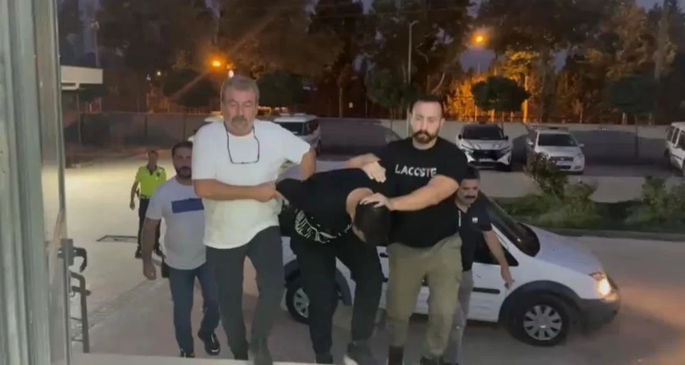 Bursa’da cami önünde husumetlisini vuracaktı, yanlışlıkla 3 kişiyi daha vurdu