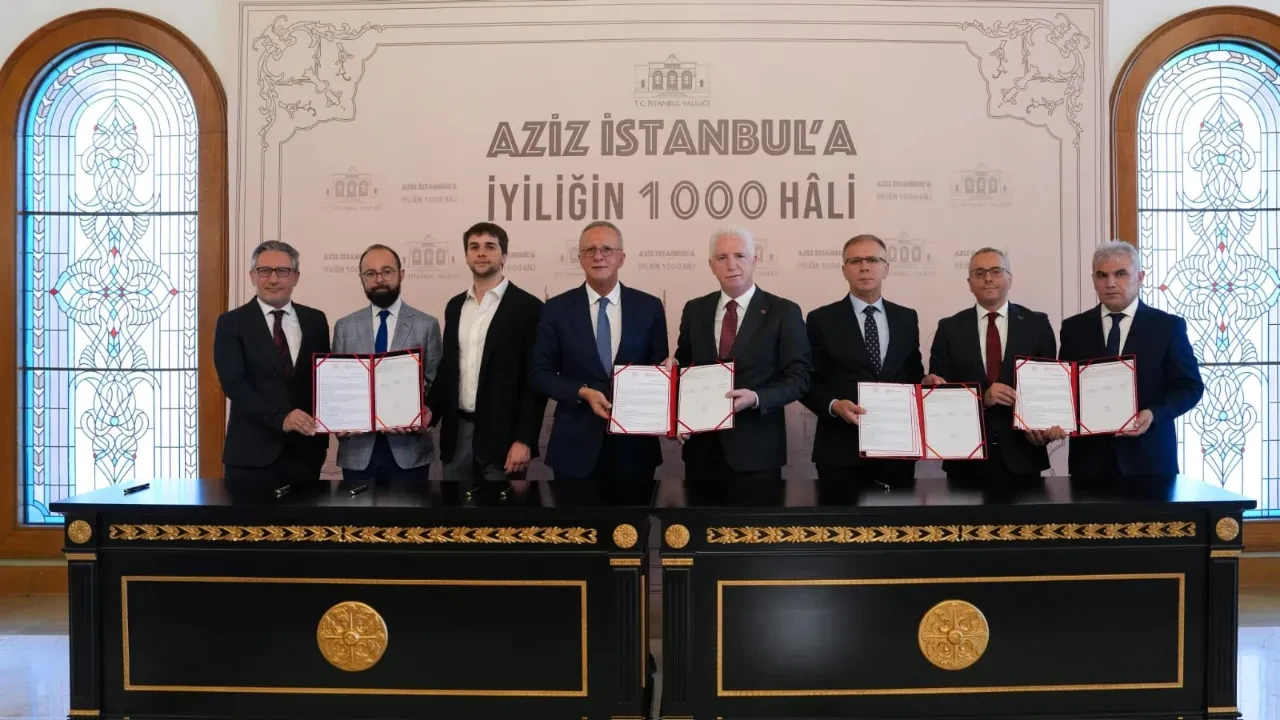 İstanbul Valisi Davut Gül, Recep Tayyip Erdoğan Anadolu İmam Hatip Lisesi Yurdu için protokol imzaladı