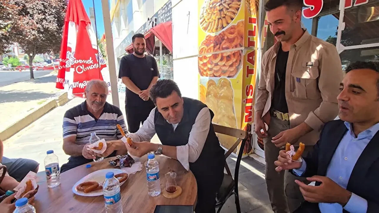 Polise ikram ettiği marula çiğ köfte koymayı unutmuştu! Tunceli valisi 'Tatlıya bağladık' diye duyurdu