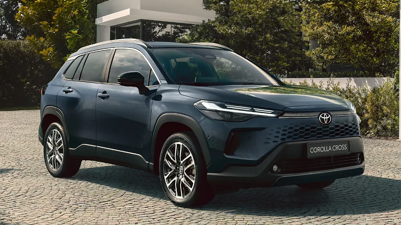 Toyota Corolla Cross Hybrid Türkiye'de satışa sunuldu: İşte fiyatı