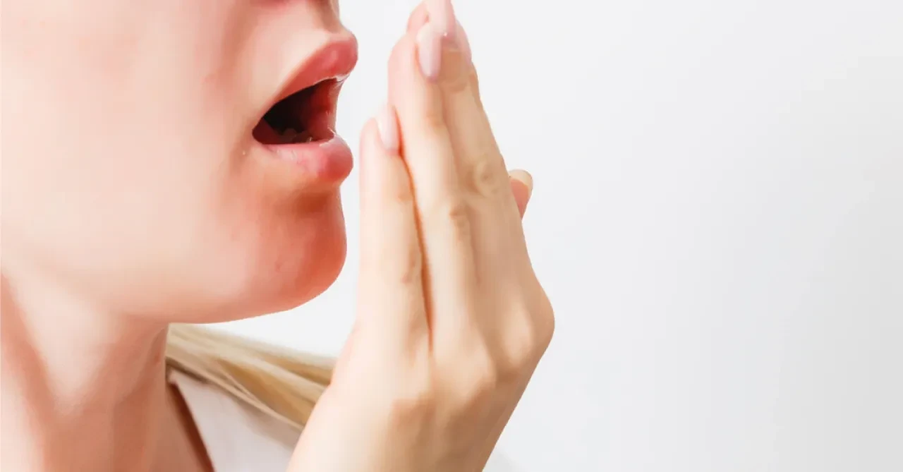 Ağız kokusunun şifresini uzmanı anlattı? Birçok insanın hayatını karartıyor