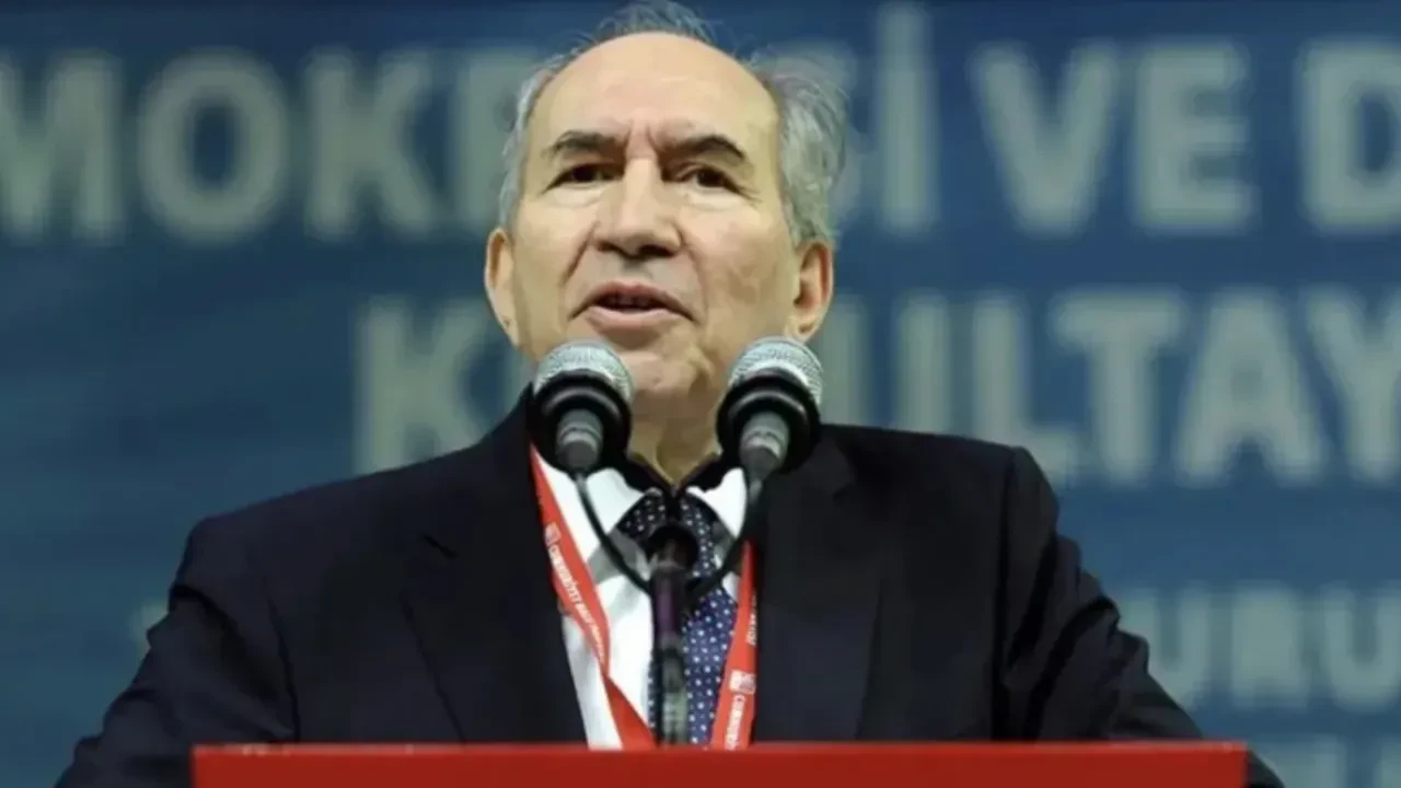Eski CHP Genel Başkanı Altan Öymen hayatını kaybetti