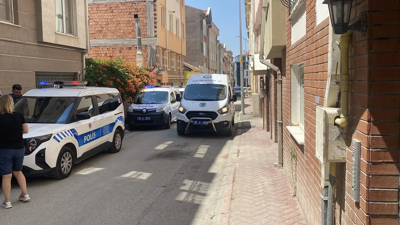 İki çocuk babası evde ölü bulundu