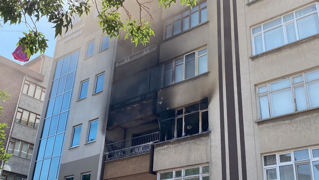 Konya'da apartmanda korku dolu anlar! 5 kişi hastanelik oldu