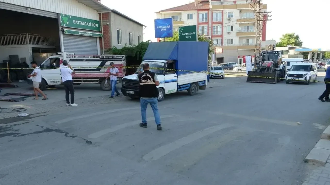 Malatya’da alacak verecek kavgasında silahlar konuştu!