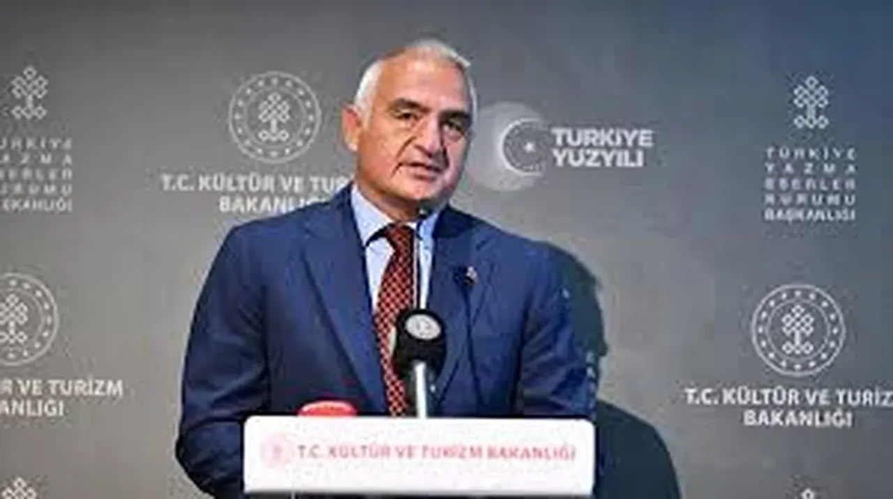 Bakan Ersoy “Terörsüz Türkiye'de" Hakkari'ye çıkarma yaptı!
