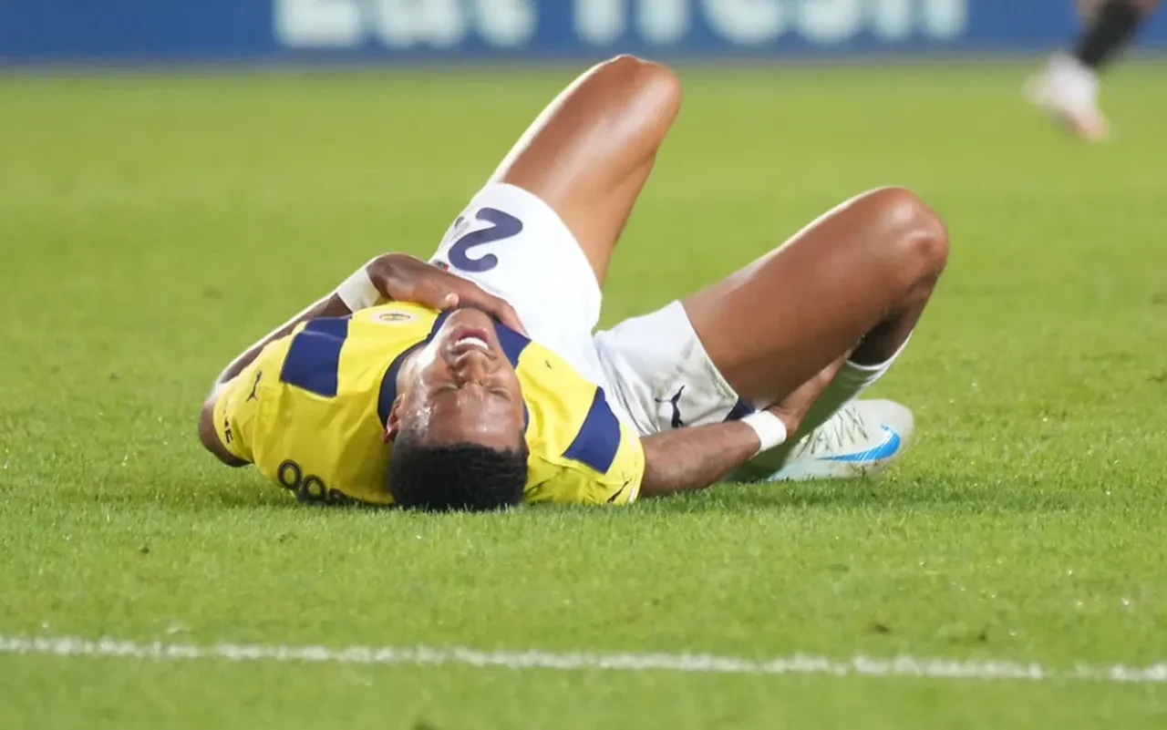 Fenerbahçe'de sıcak gelişme! Oosterwolde imzayı atıyor