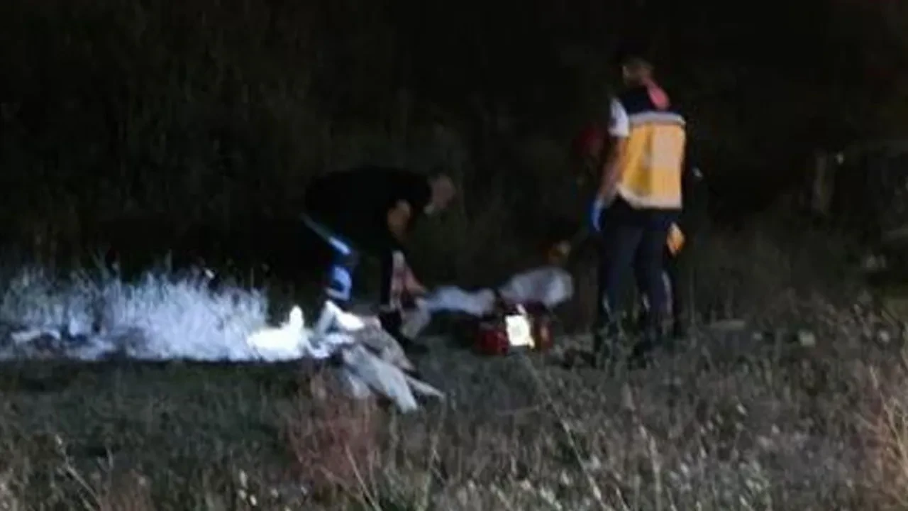 İki gencin feci sonu! Devrilen otomobilden cansız bedenleri çıktı