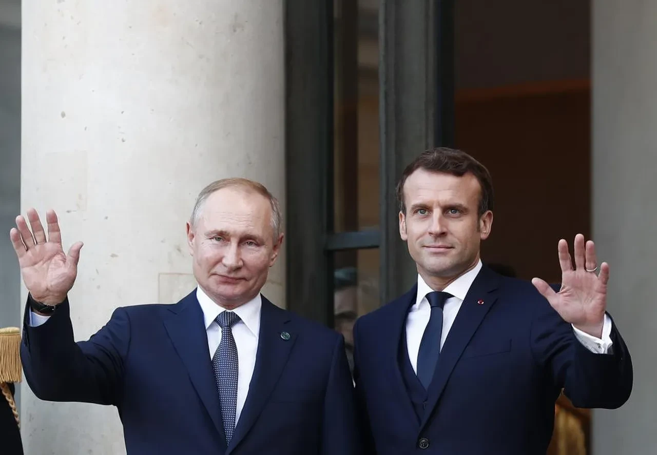 Macron ile 3 yıl sonra ilk temas! Putin Batılı ülkeleri suçladı