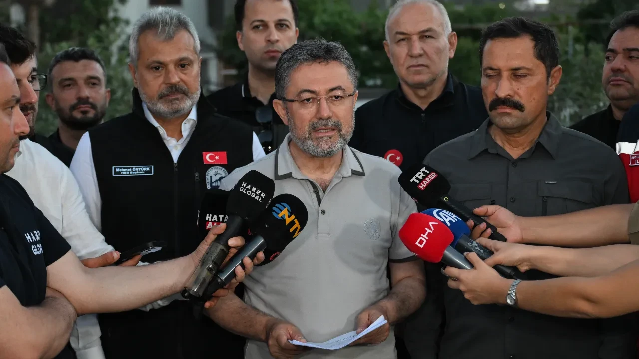 Orman yangınları söndürüldü mü? Bakan Yumaklı'dan son dakika açıklaması