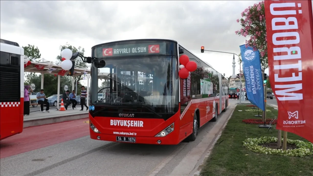 Sakarya metrobüs hattı durakları 2025! Metrobüsün geçtiği yerler belli oldu