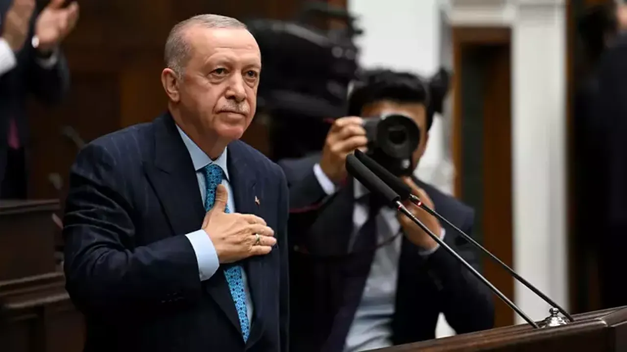 Cumhurbaşkanı Erdoğan'dan Özgür Özel'e Leman tepkisi: 'Göz doktoruna git'