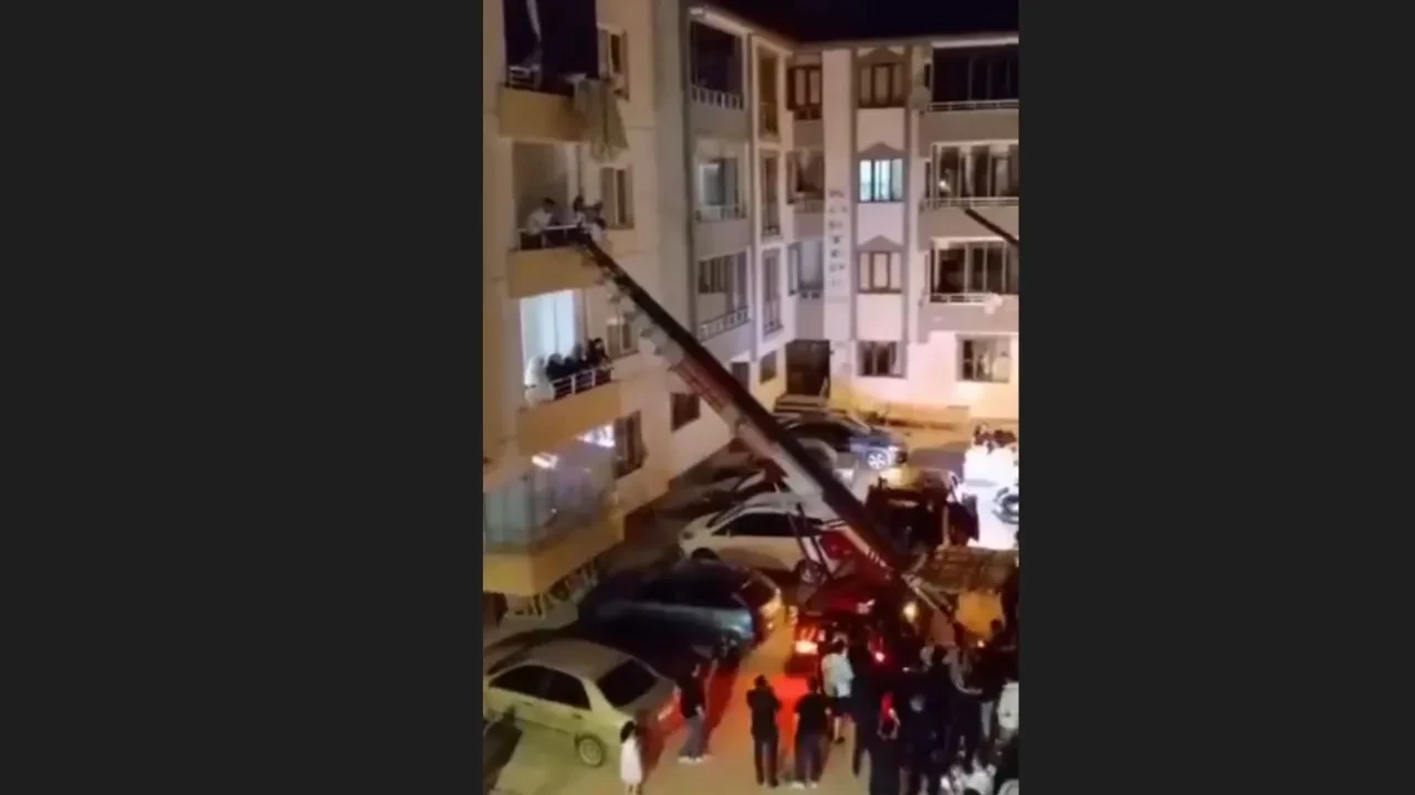 Veda dayağından kaçtı, yük asansörüyle yakalandı! 