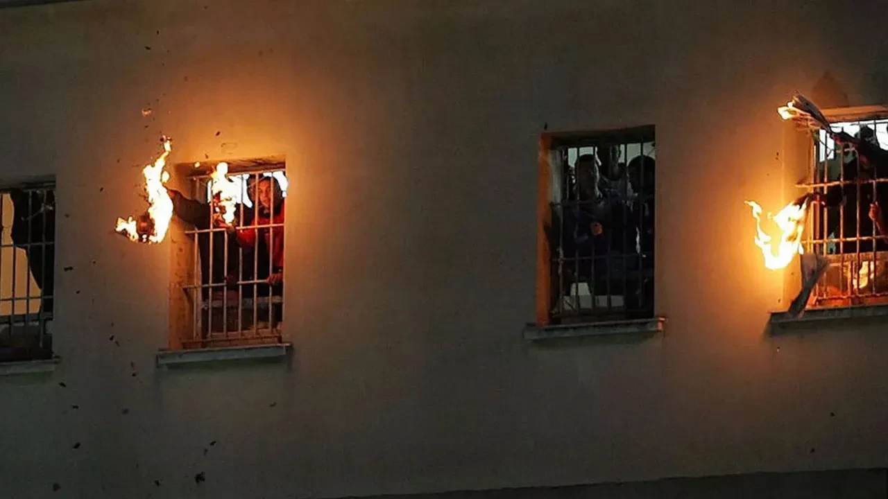 Yunanistan’da cezaevinde mahkumlar yangın çıkardı! Yaralılar var