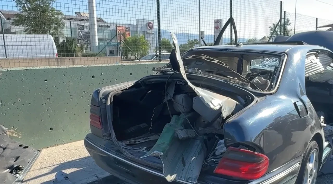 Bursa'da korkunç kaza! Bariyer motordan girdi bagajdan çıktı