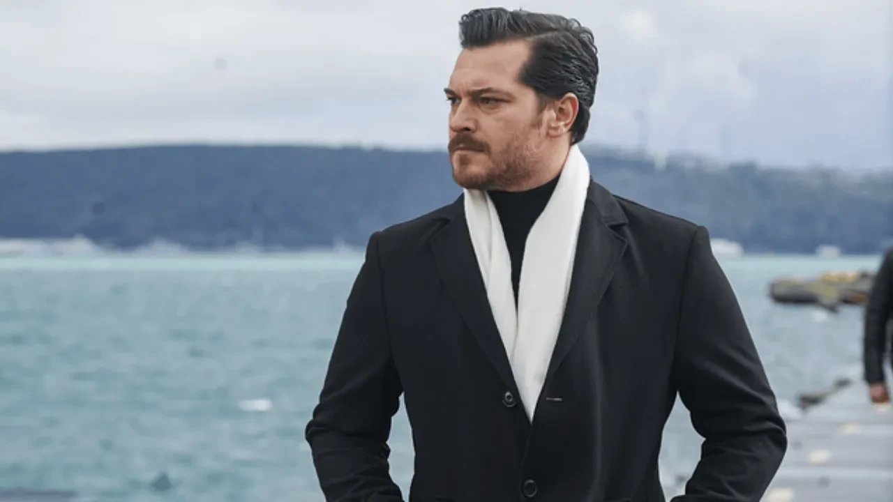 Çağatay Ulusoy'un dayısıyla karesi yıllar öncesine götürdü! 