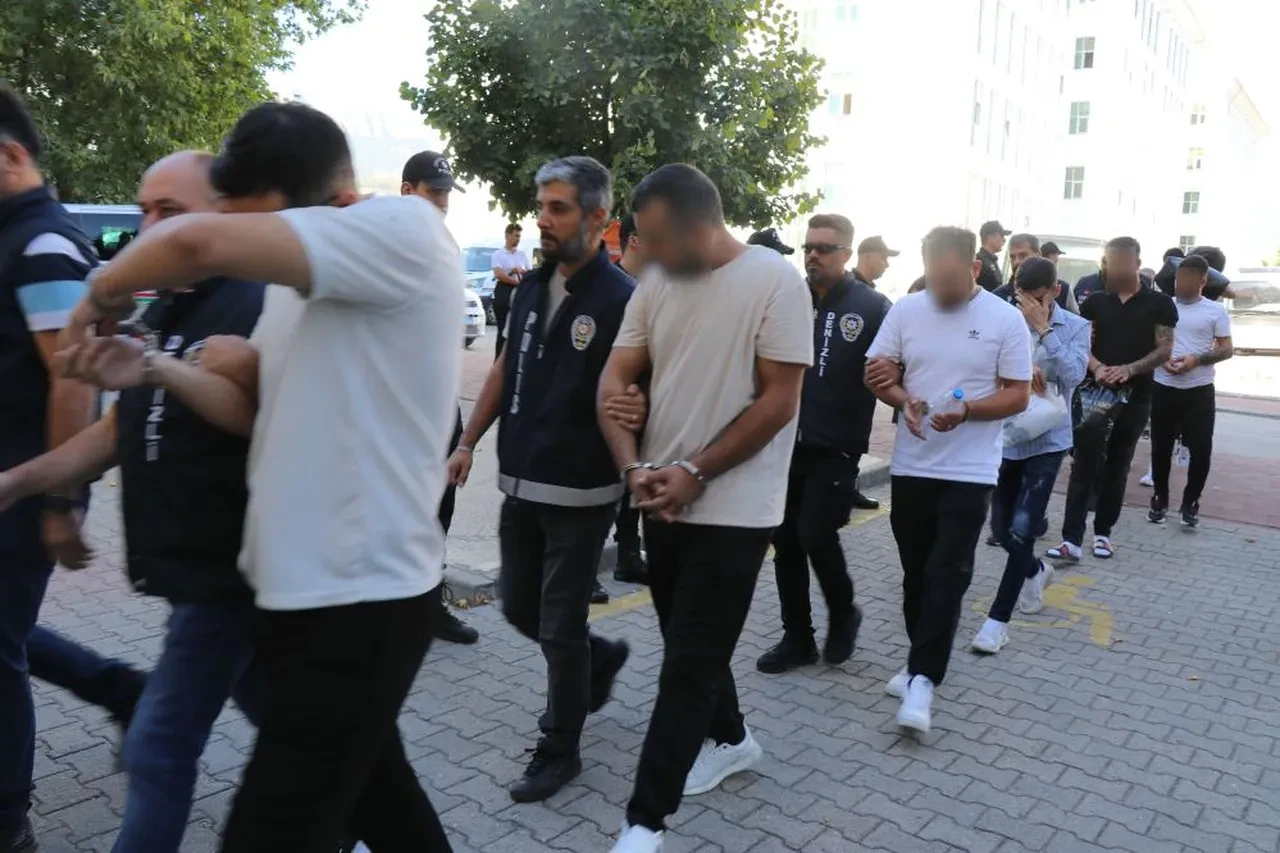 Çağrı merkezi kurup 11 milyonluk vurgun yaptılar! Eskort tuzağında 26 tutuklama