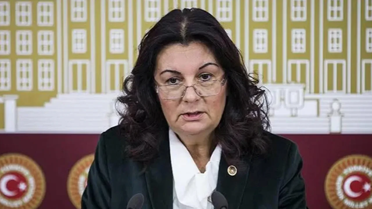 Eski CHP'li vekil Lale Karabıyık hayatını kaybetti