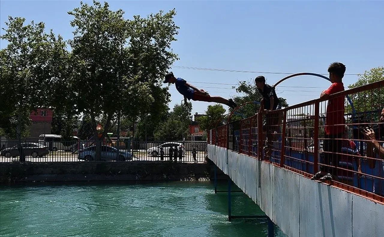 Hava bu hafta nasıl olacak? Meteoroloji rekor sıcaklık ve nem için gün verdi